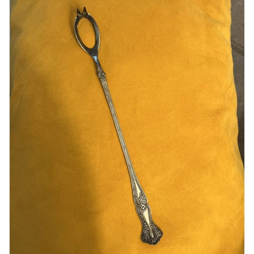 1847 Rogers Bros. Antique Silver Plate Old Colony Long Handle Olive Spoon 1903